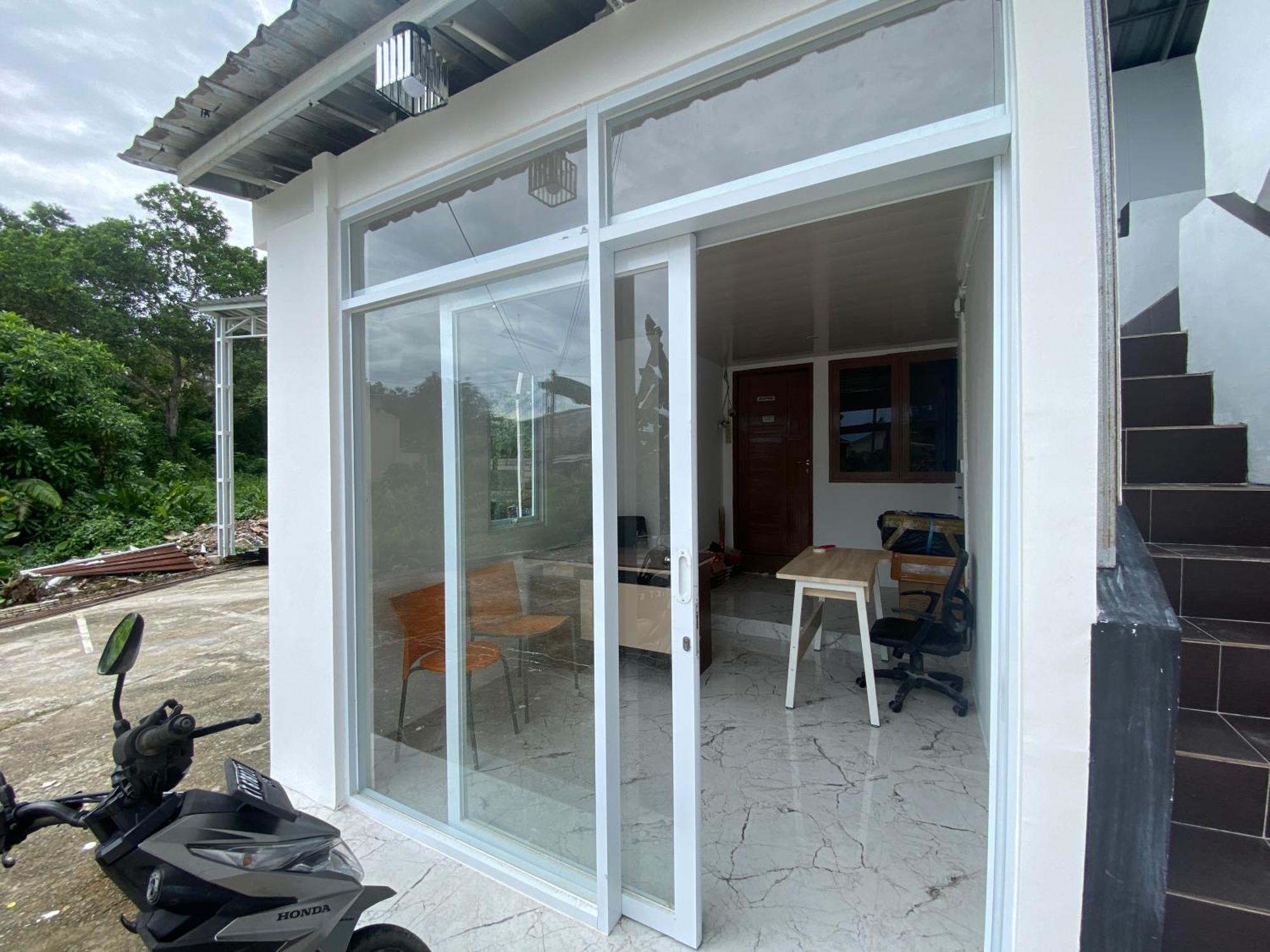 Hotel Emweka 2*
