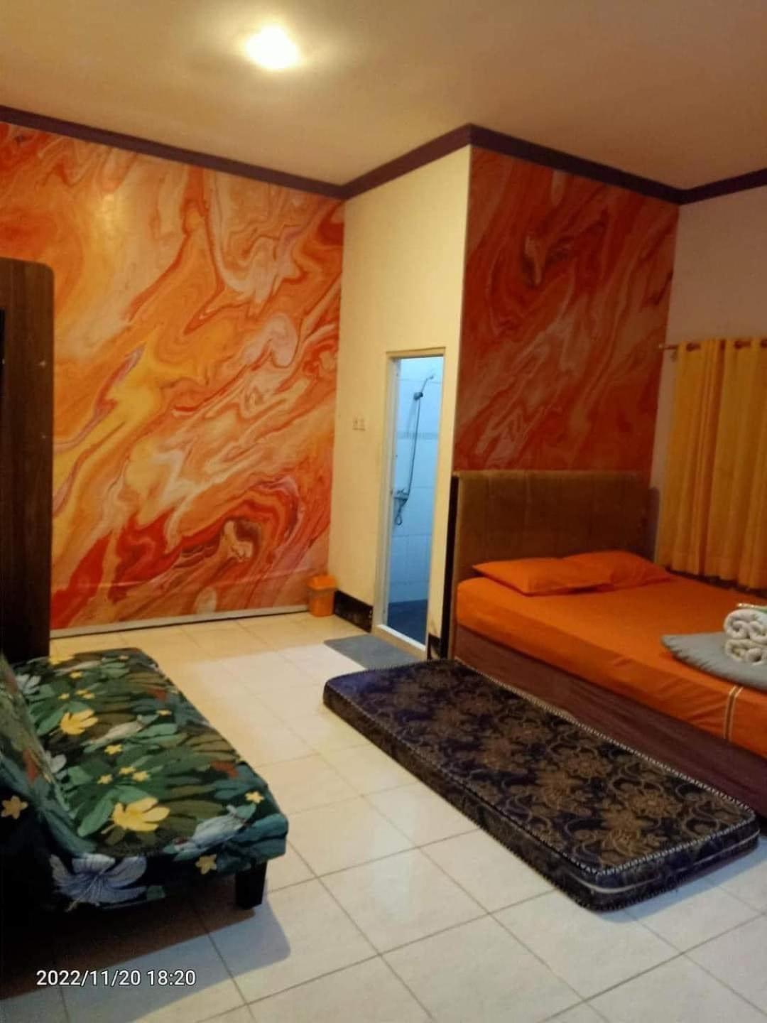 Hotel Emweka 2*